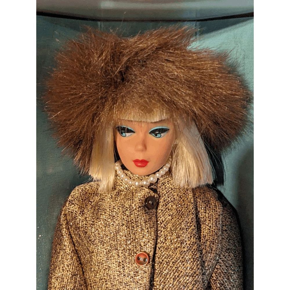 NIB 2001 MATTEL COLLECTORS' REQUEST LIMITED EDITION 1965 GOLD & GLAMOR BARBIE RE